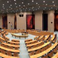 Plenaire_zaal_Tweede_Kamer_-_panorama.jpg