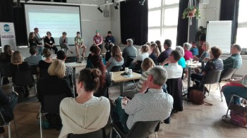 Foto zaal met Jongwijs.jpeg
